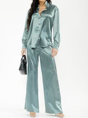 🟠NWT RIVIR 2PC Silky Blouse and Pants Set in Sage